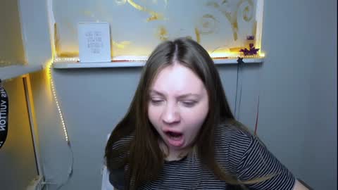 Snapshot of luizaheems_ chatting on 12-15-24, 09:35 Luiza online show from 12-15-24, 09:35