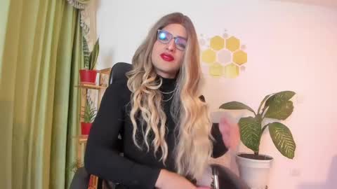 Snapshot of lukacastillo chatting on 05-15-26, 03:46 Luka Castillo online show from 05-15-26, 03:46