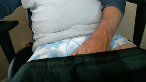 Snapshot of luke7711 chatting on 12-11-24, 02:11 luke7711 online show from 12-11-24, 02:11