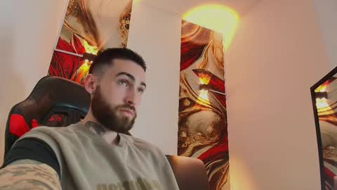 LUKE online show from 10-25-25, 01:18