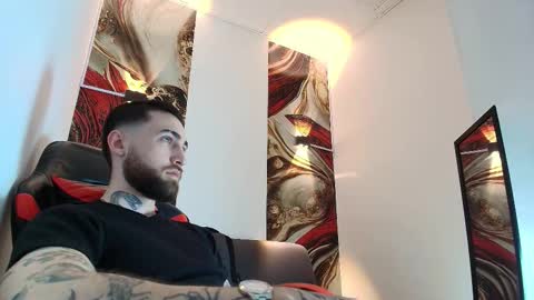 Snapshot of luke_davis01 chatting on 01-10-26, 01:13 LUKE online show from 01-10-26, 01:13