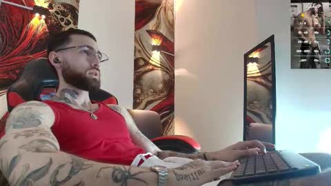 Snapshot of luke_davis01 chatting on 02-04-26, 01:06 LUKE online show from 02-04-26, 01:06