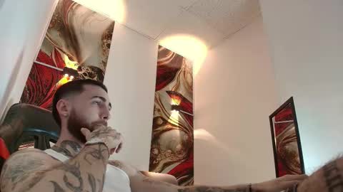 Snapshot of luke_davis01 chatting on 02-17-26, 01:51 LUKE online show from 02-17-26, 01:51