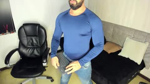 Snapshot of luke_diaz7 chatting on 10-18-25, 04:59 luke diaz7 online show from 10-18-25, 04:59