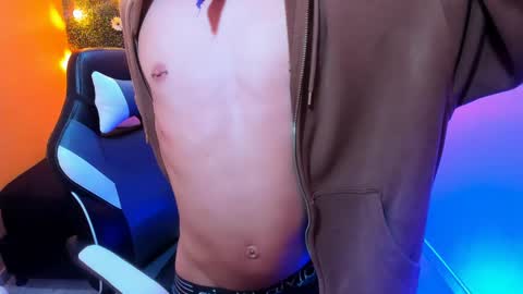 Snapshot of luke_howland chatting on 01-23-25, 08:13 Luke online show from 01-23-25, 08:13