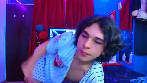 Snapshot of luke_howland chatting on 03-01-25, 03:32 Luke online show from 03-01-25, 03:32