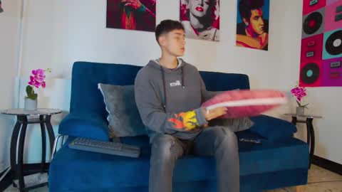 Snapshot of luke_savagge chatting on 10-09-25, 12:14 Luke online show from 10-09-25, 12:14