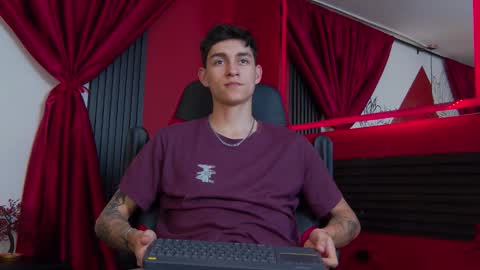 Snapshot of luke_savagge chatting on 10-30-25, 12:39 Luke online show from 10-30-25, 12:39