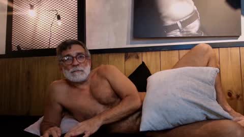 Snapshot of lukecrews chatting on 01-28-25, 10:45 Luke Crews online show from 01-28-25, 10:45