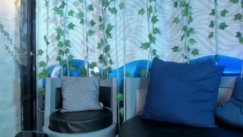 Snapshot of lukecrews chatting on 02-08-25, 07:16 Luke Crews online show from 02-08-25, 07:16