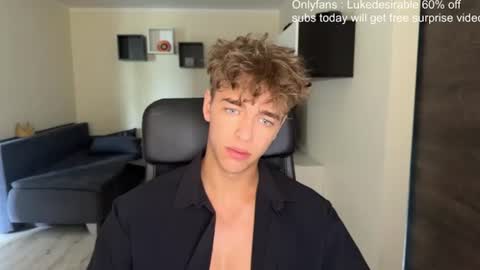 Snapshot of lukedesirable chatting on 07-10-26, 07:34 lukedesirable online show from 07-10-26, 07:34