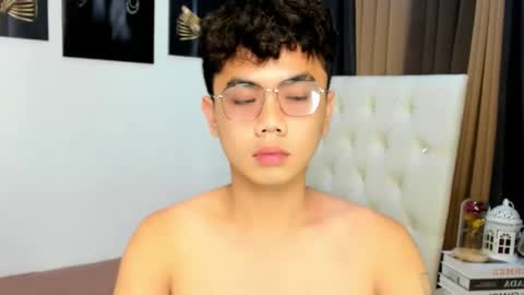 Snapshot of lukeevansx chatting on 10-13-25, 12:43 LUKE online show from 10-13-25, 12:43