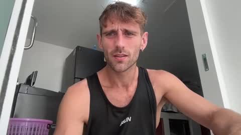 Snapshot of lukegunn22 chatting on 12-16-24, 02:36 MR. Luke Gunn online show from 12-16-24, 02:36