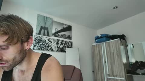 Snapshot of lukegunn22 chatting on 11-23-25, 02:44 MR. Luke Gunn online show from 11-23-25, 02:44