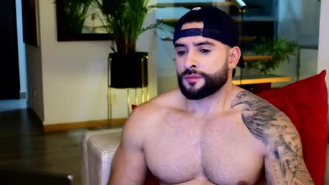 Snapshot of lukhass chatting on 09-17-25, 01:40 Lukhas f4f online show from 09-17-25, 01:40