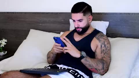 Snapshot of lukhass chatting on 10-11-25, 09:35 Lukhas f4f online show from 10-11-25, 09:35