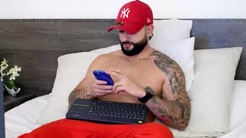 Snapshot of lukhass chatting on 10-18-25, 12:24 Lukhas f4f online show from 10-18-25, 12:24