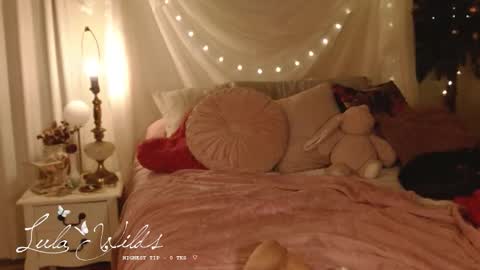 lula wilds online show from 12-17-25, 03:45