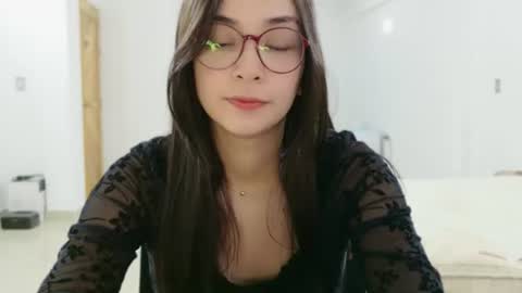 Snapshot of lulibee_ chatting on 06-29-26, 11:10 Luli online show from 06-29-26, 11:10