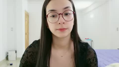 Snapshot of lulibee_ chatting on 07-03-26, 12:22 Luli online show from 07-03-26, 12:22