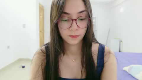 Snapshot of lulibee_ chatting on 07-06-26, 01:08 Luli online show from 07-06-26, 01:08