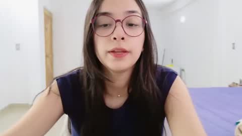 Snapshot of lulibee_ chatting on 07-20-26, 12:51 Luli online show from 07-20-26, 12:51