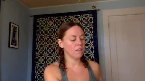 Snapshot of lullabyofbroadway chatting on 05-26-26, 04:58 lullabyofbroadway online show from 05-26-26, 04:58