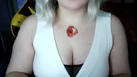 Snapshot of lulovia chatting on 02-15-26, 09:55 lulovia online show from 02-15-26, 09:55