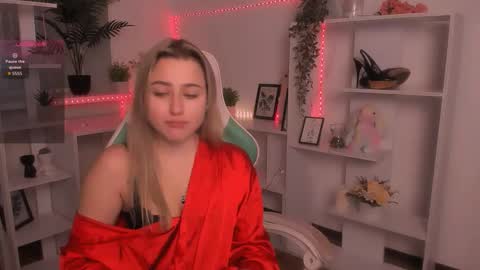 Lily online show from 11-24-25, 06:57