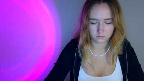 Lulu Baby18 online show from 09-19-25, 07:47