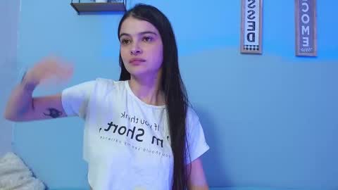 Snapshot of lulu_cm chatting on 09-30-25, 06:18 lulu_cm online show from 09-30-25, 06:18