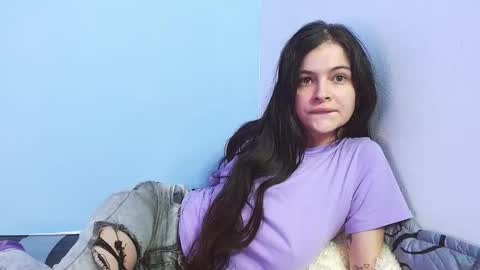 Snapshot of lulu_cm chatting on 10-28-25, 08:29 lulu_cm online show from 10-28-25, 08:29