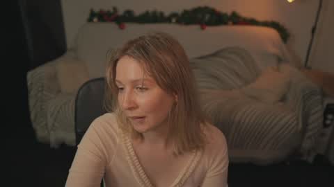 Snapshot of lulu_lovett chatting on 01-09-25, 01:02 lulu_lovett online show from 01-09-25, 01:02