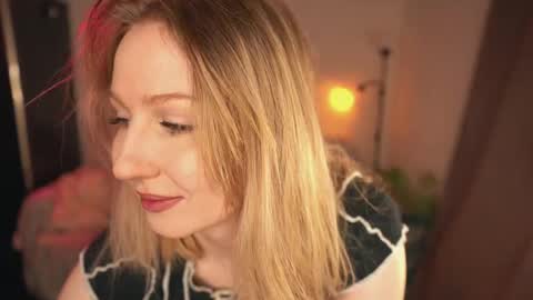 Snapshot of lulu_lovett chatting on 01-28-25, 10:02 lulu_lovett online show from 01-28-25, 10:02