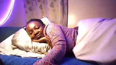 Snapshot of lulu_sparks1 chatting on 10-04-25, 01:14 lulu_sparks1 online show from 10-04-25, 01:14