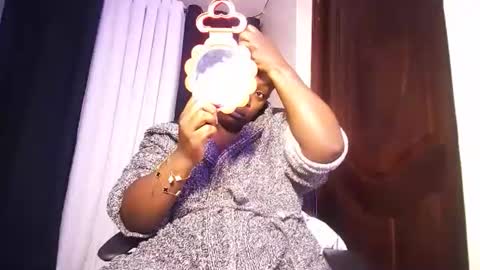 lulu_sparks1 online show from 04-22-26, 07:00