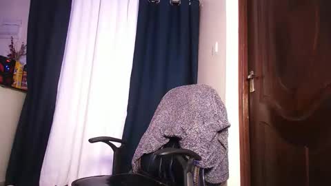 Snapshot of lulu_sparks1 chatting on 05-12-26, 08:55 lulu_sparks1 online show from 05-12-26, 08:55