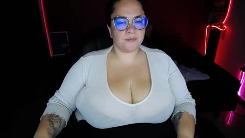 LuluBigTitts online show from 01-06-25, 12:37
