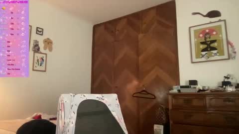 Snapshot of lulumei chatting on 09-10-25, 10:10 Lulu Mei online show from 09-10-25, 10:10