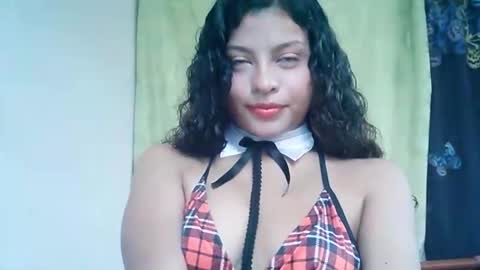 luluupeach69 online show from 10-29-25, 12:18