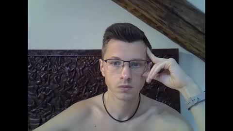 Snapshot of lumberjack_000 chatting on 10-11-25, 02:37 Jack online show from 10-11-25, 02:37