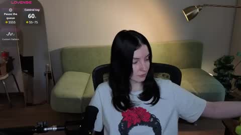 Snapshot of lumina_dark chatting on 07-16-26, 01:17 Lumi online show from 07-16-26, 01:17