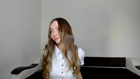 Snapshot of luminaya chatting on 06-15-26, 11:23 Naya online show from 06-15-26, 11:23