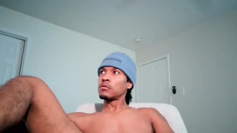 Snapshot of luminouscummer chatting on 02-14-25, 03:11 luminous online show from 02-14-25, 03:11