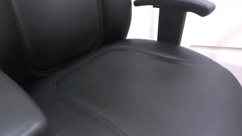 Snapshot of lun_cum chatting on 12-16-25, 07:52 lun_cum online show from 12-16-25, 07:52