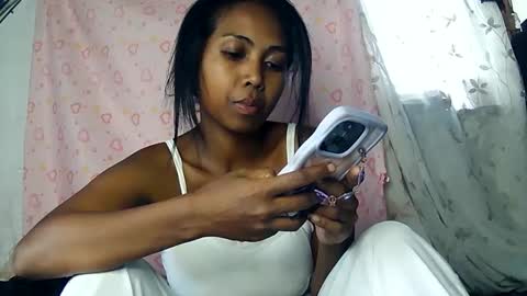 Snapshot of luna019 chatting on 02-13-25, 12:11 Luna online show from 02-13-25, 12:11