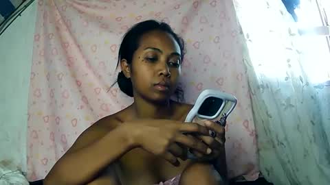 Snapshot of luna019 chatting on 02-14-25, 10:17 Luna online show from 02-14-25, 10:17