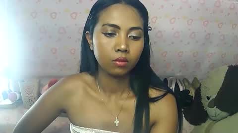 Snapshot of luna019 chatting on 10-17-25, 08:17 Luna online show from 10-17-25, 08:17