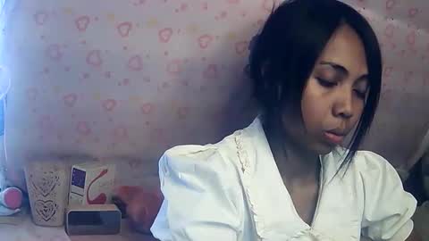 Snapshot of luna019 chatting on 10-27-25, 06:17 Luna online show from 10-27-25, 06:17