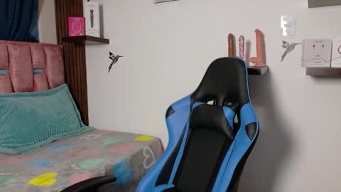 Snapshot of luna2155 chatting on 09-22-25, 03:30 Luna online show from 09-22-25, 03:30